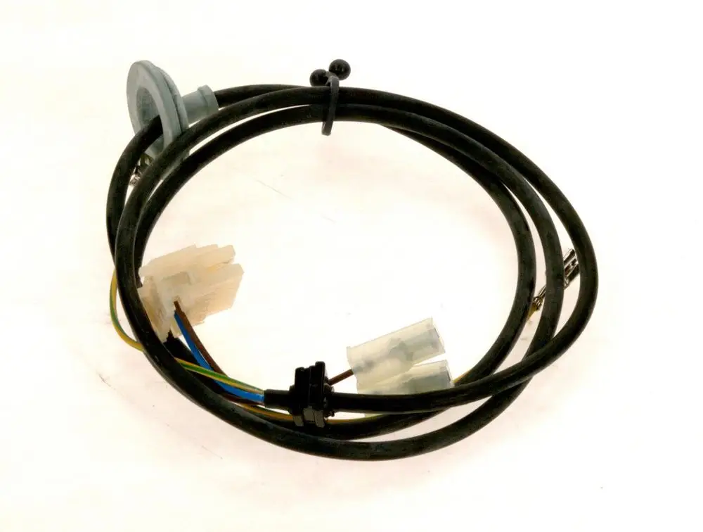 Schwarzes Kabel mit Anschlüssen für elektrische Verbindungen, typischerweise verwendet in Bosch-Geräten zur Energie- oder Signalübertragung.